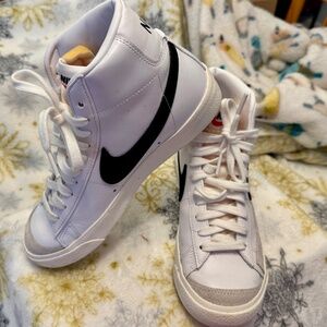 Nike Blazer Mid 77